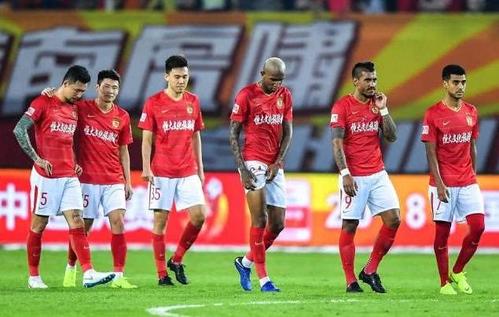 在剛剛結束的賽季，廣州恒大也獲得中超冠軍