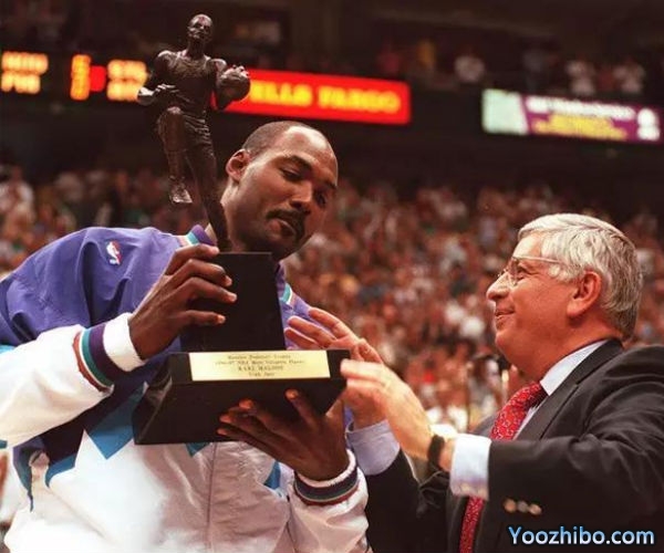 1998-99賽季NBA常規賽MVP,馬龍當選