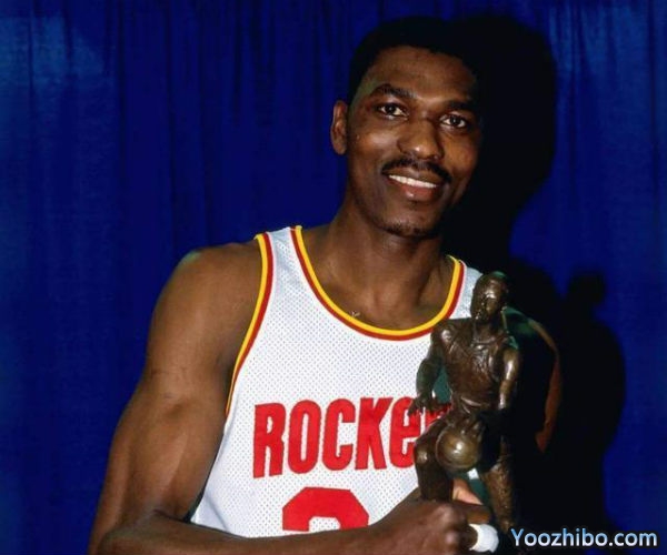 1993-94賽季NBA常規賽MVP,奧拉朱旺當選
