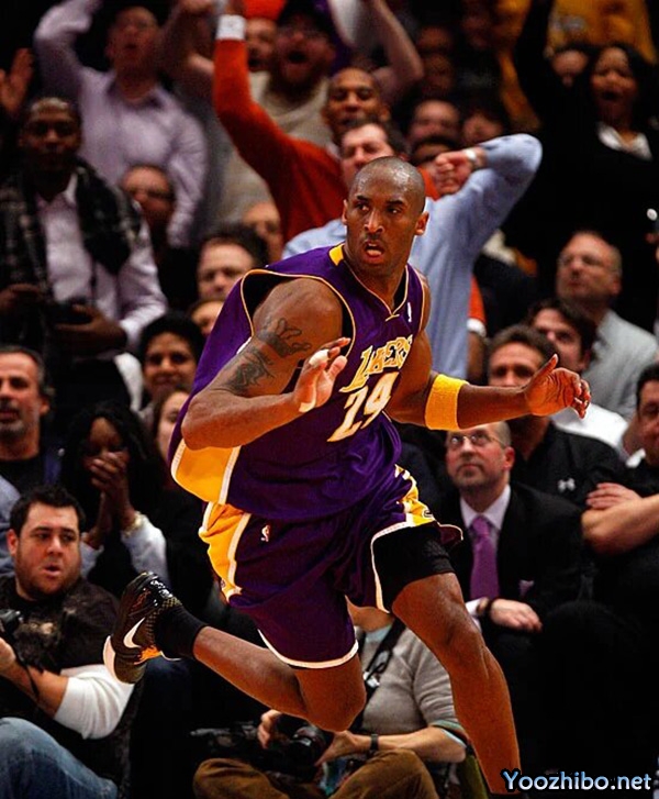 科比-布萊恩特:NBA75大巨星的傳奇生涯與不朽精神